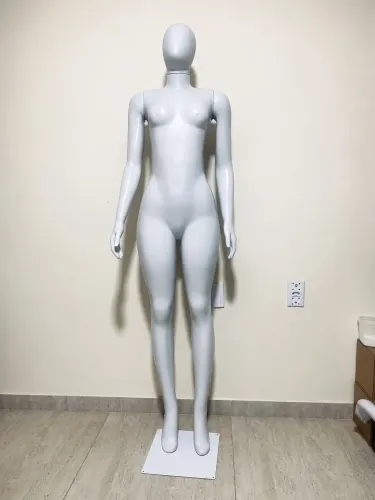 Manequim feminino novo 