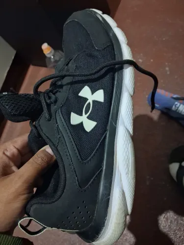 Tênis Under Armour charged assert 9 feminino