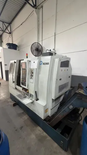 Torno CNC RomiE280