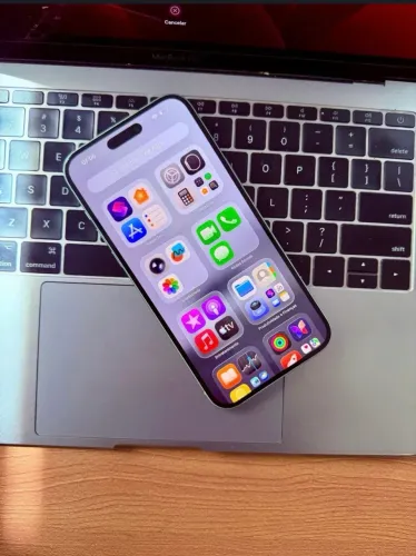 Vendo iPhone 15 128 impecável