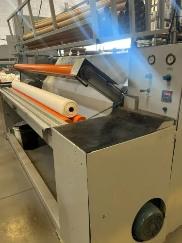 MÁQUINA REBOBINADEIRA DE PAPEL HIGIÊNICO