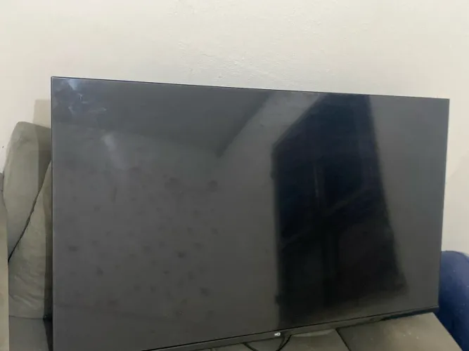 Vendo Tv 43 polegadas Marca HQ 800