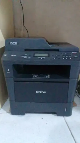 Máquina Brother DCP 8112DN