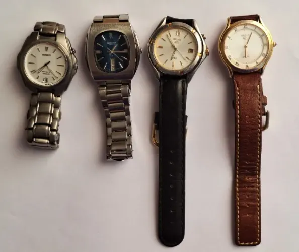 A25= COM DEFEITO 4 RELOGIOS SEIKO CAPACITOR VER DETALHES EM DESCRIÇAO