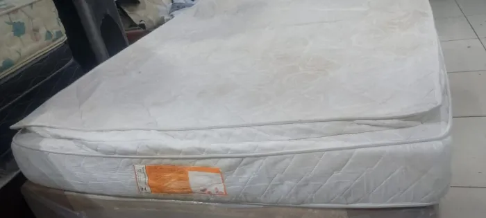 Colchão D33 de casal usado (Entrega Grátis)