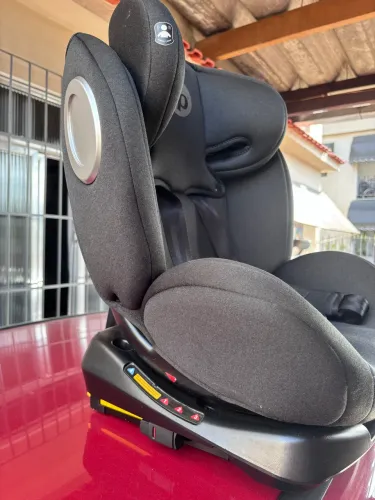 Cadeirinha de bebê da fish Price com isofix