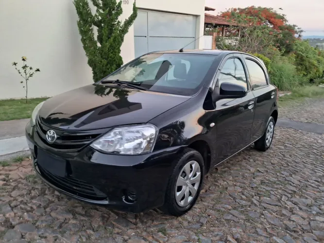 Toyota Etios X 1.3 Flex 16V 5P Mec. 2015