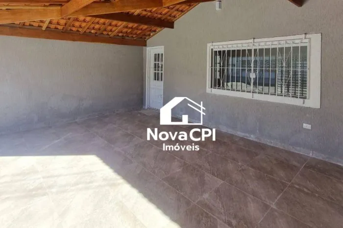 Casa à Venda na Vila Mirim 2 Quartos, 1 Suíte, Quintal e Churrasqueira | Praia Grande