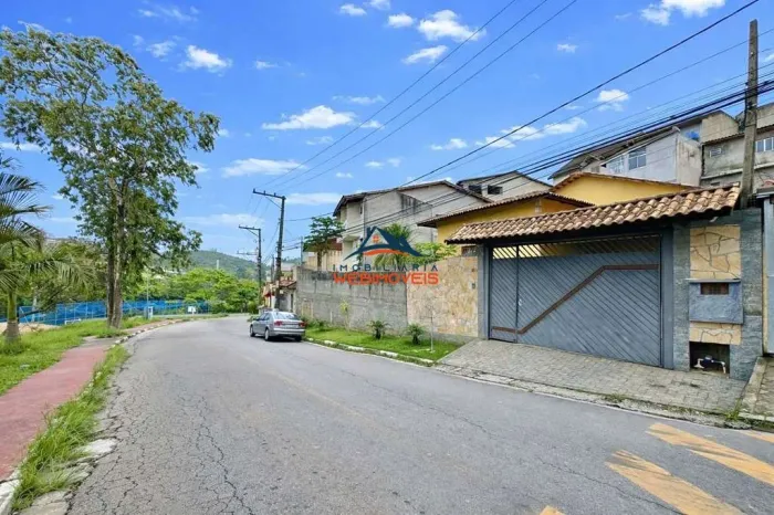 Imperdível casa à venda em Cotia-SP, Outeiro de Passárgada: 3 quartos, 1 suíte, 4 salas, 3