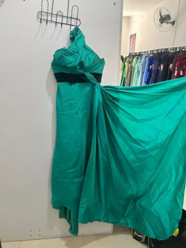 Vestido Verde Tafetá, modelo Oscar