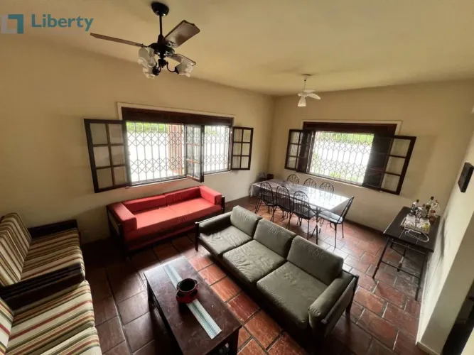 Casa com 3 dormitórios para alugar, 189 m² por R$ 5.601,53/mês - Piratininga - Niterói/RJ