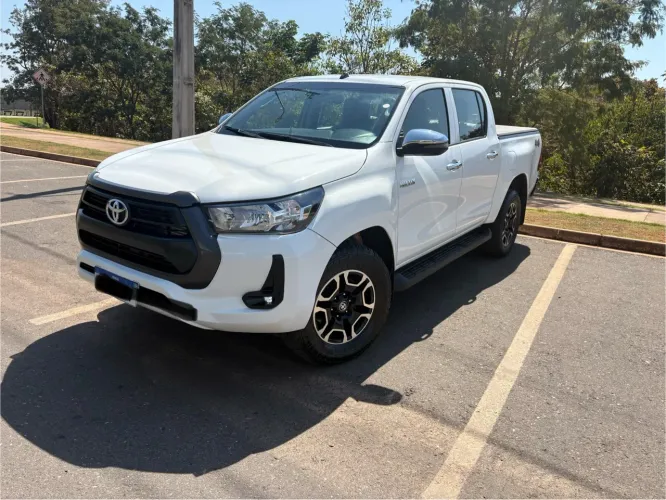 Toyota Hilux CD 4X4 2.8 Diesel Mec. 2022