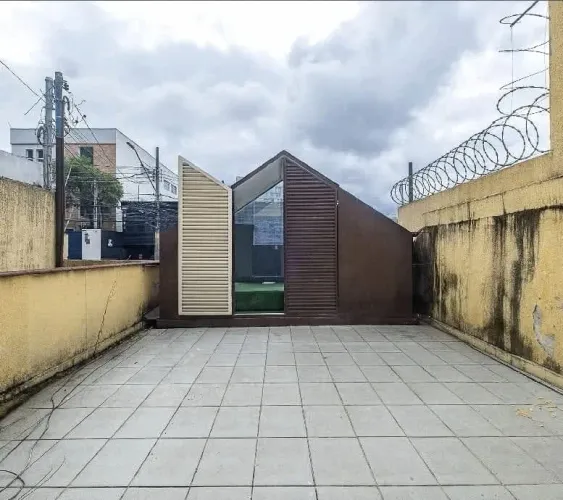 Casa comercial na Rua Girassol, 231  135 m²