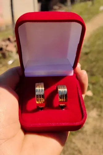 Aliança de moeda antiga 