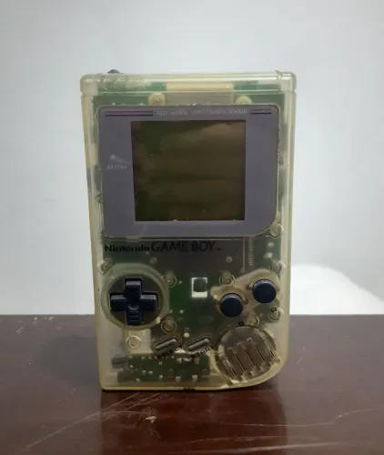 Game Boy Classic edição "Play It Loud!" transparente (DMG-01)