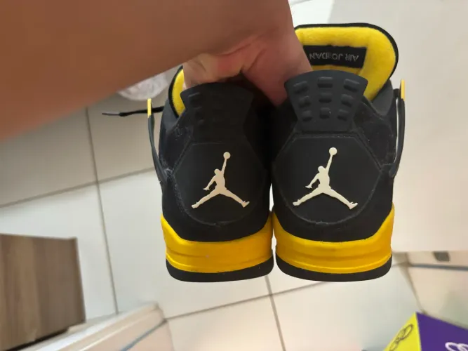 Tenis Nike Jordan 4