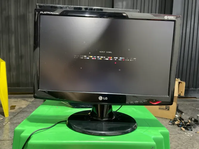 Monitor Lg Flatron W1943c 18.5 Lcd Hd D-sub Preto 12v