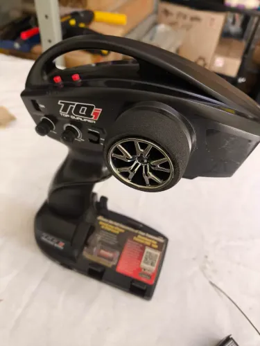 RÁDIO TRAXXAS TQi 2.4GHz COM DOCKING