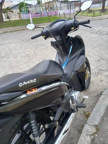 Moto avelloz 