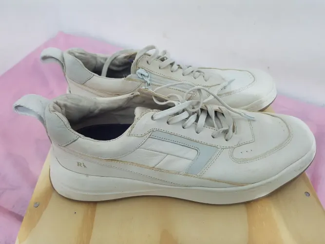 Tenis reserva