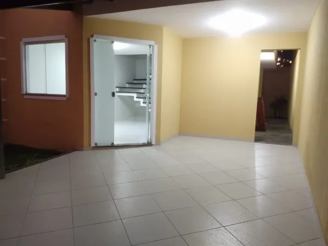 Aluguel Residencial - Casa Duplex 3/4 em Condomínio Fechado - Santa Mônica