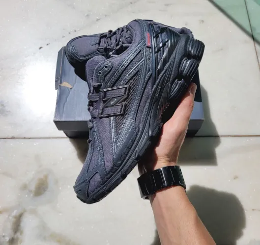 Tênis New Balance 1906