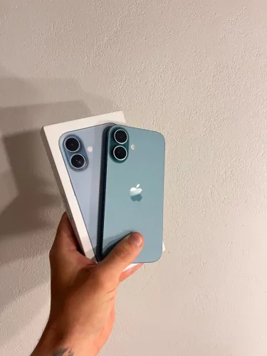 iPhone 16 Turquesa