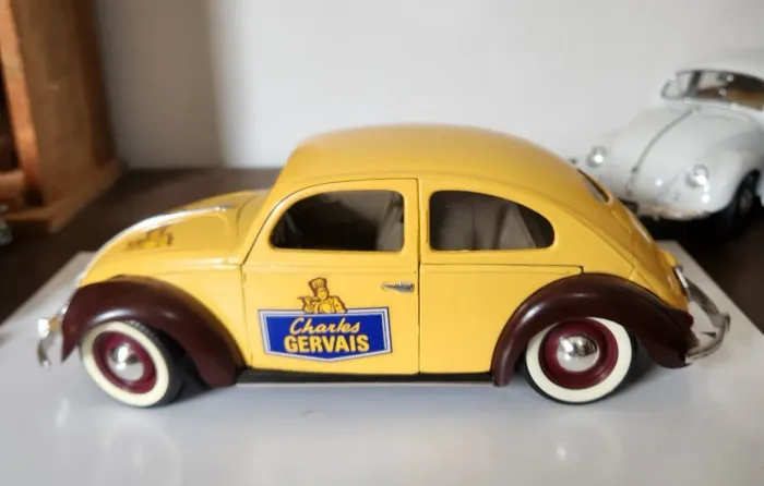 Fusca Miniatura Solido Volkswagen - VW Beetle Coccinelle Charles Gervais
