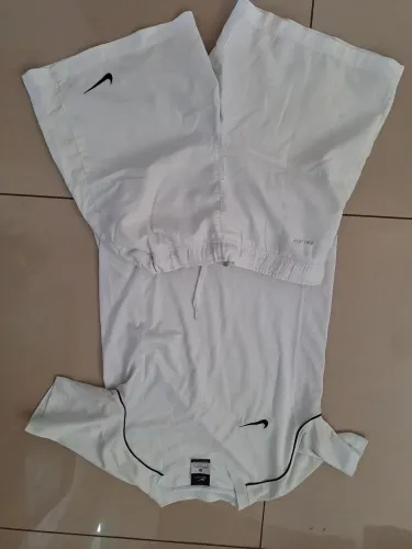 Conjunto Nike original um mês de uso tam 12