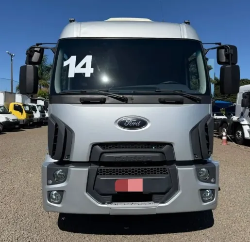 Transfiro a dívida ,Ford Cargo 1729 Toco cabine leito teto alto ano 2014
