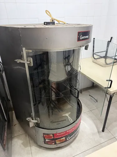 Máquina de assar frango