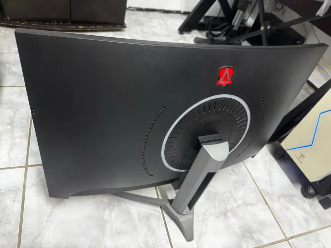Monitor Agon Gamer 32 - COM DEFEITO 