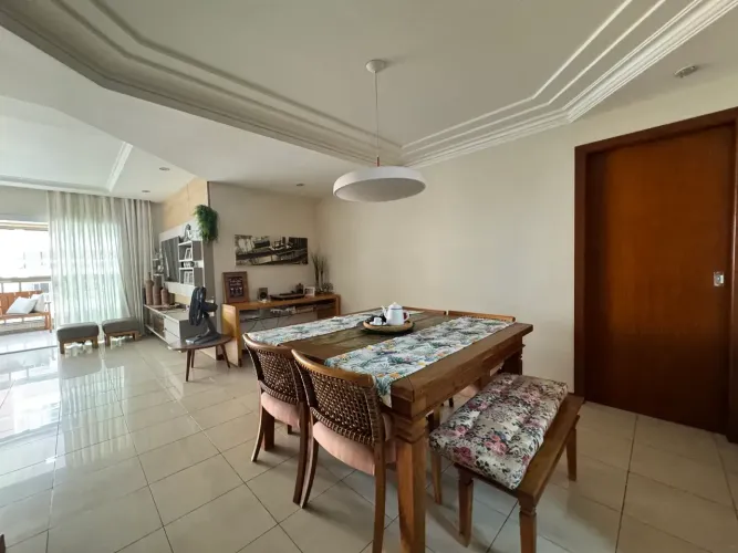 Apartamento a venda tem 180 metros quadrados com 4 quartos em Parque das Castanheiras