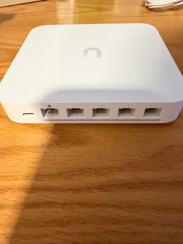 Roteador Ubiquiti Unifi Cloud Gateway Max