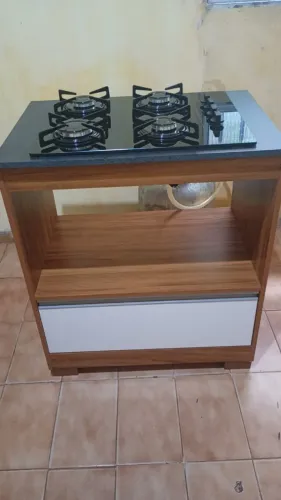 Vendo dois balcões, um de Cook top e o outro de cozinha os dois por 1000 mil reais.... 