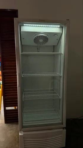 Geladeira expositora