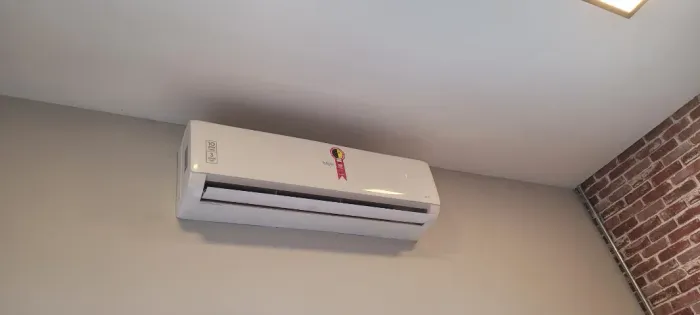 Elgin Ar Condicionado Eco Inverter Ii Wifi 24000 Btus Branco (Usado)