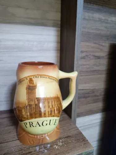 Caneca de Cerâmica Vintage Prague Tour de Beer