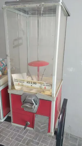 Maquina de Bolinha No estado Capsula 2 - Catraca de R$ 2,00