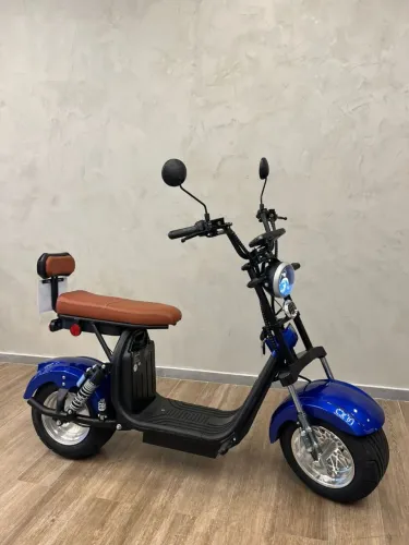 Scooter elétrica modelo X11 