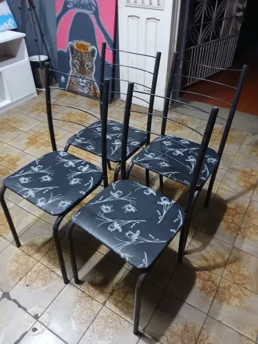 Jogo de cadeiras