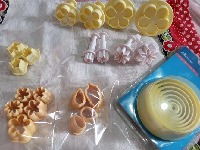 Desapego Material Porcelana Fria/ flores