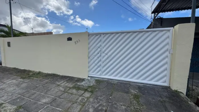 Casa a venda com 4 quartos, 1 suite, 3 vagas no Castelo Branco - Joao Pessoa/PB