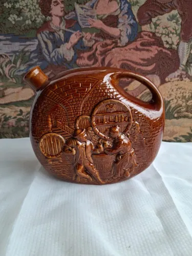 Garrafa antiga cantil em porcelana antiga