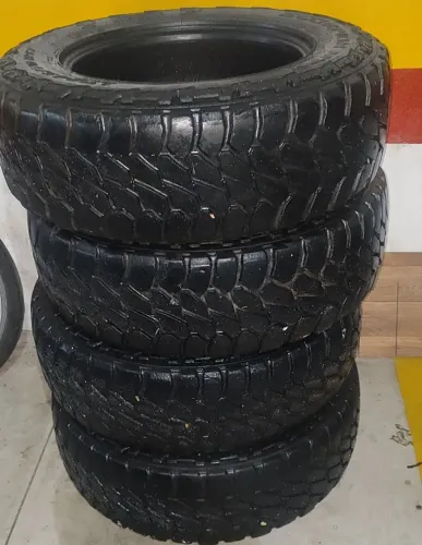 Pneu Hilux 245/70/17 PIRELLI SCORPION