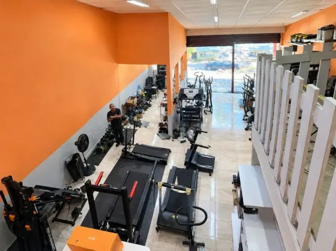 PONTO COMERCIAL COM CASA NOS FUNDOS JARDIM PAULISTA