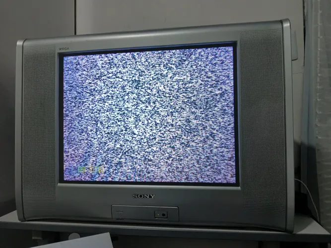 TV Sony Wega Trinitron KV-FS140