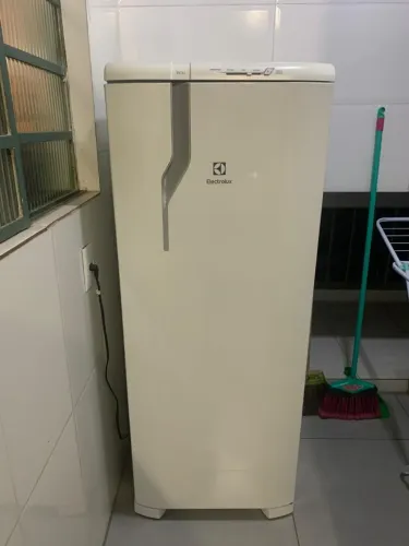 Geladeira Electrolux RE31