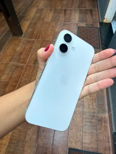 Vendo iPhone 16 128gb