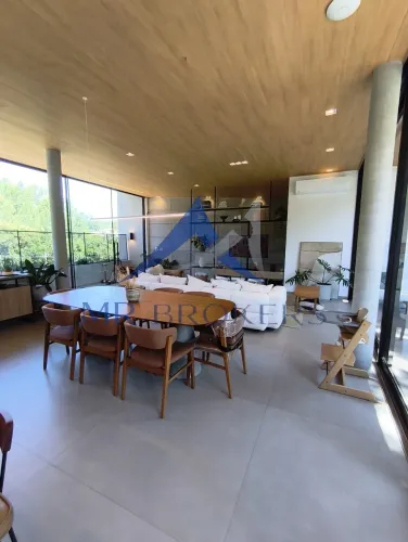 Casa de Luxo em Condomínio Terra Caxambu: 4 Suítes, 2 Salas, 2 Vagas - Jundiaí-SP - 3.900.